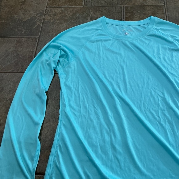 🔥3/$42 with FREE SHIPPING🔥 Light Blue Long Sleeve sun protection Shirt - Picture 2 of 4